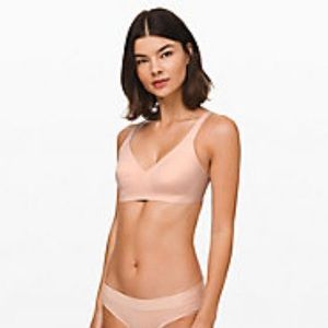 Lululemon NWT Like Nothing Bra